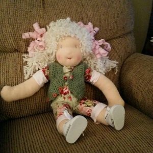 Meet your Posher, Lois